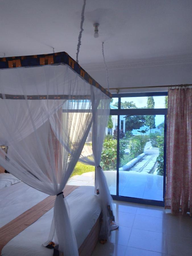 Coconut Tree Village Beach Resort 乌罗阿 外观 照片